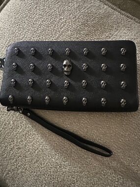 Thomas Wylde Black Skull-Stud Wristlet Wallet